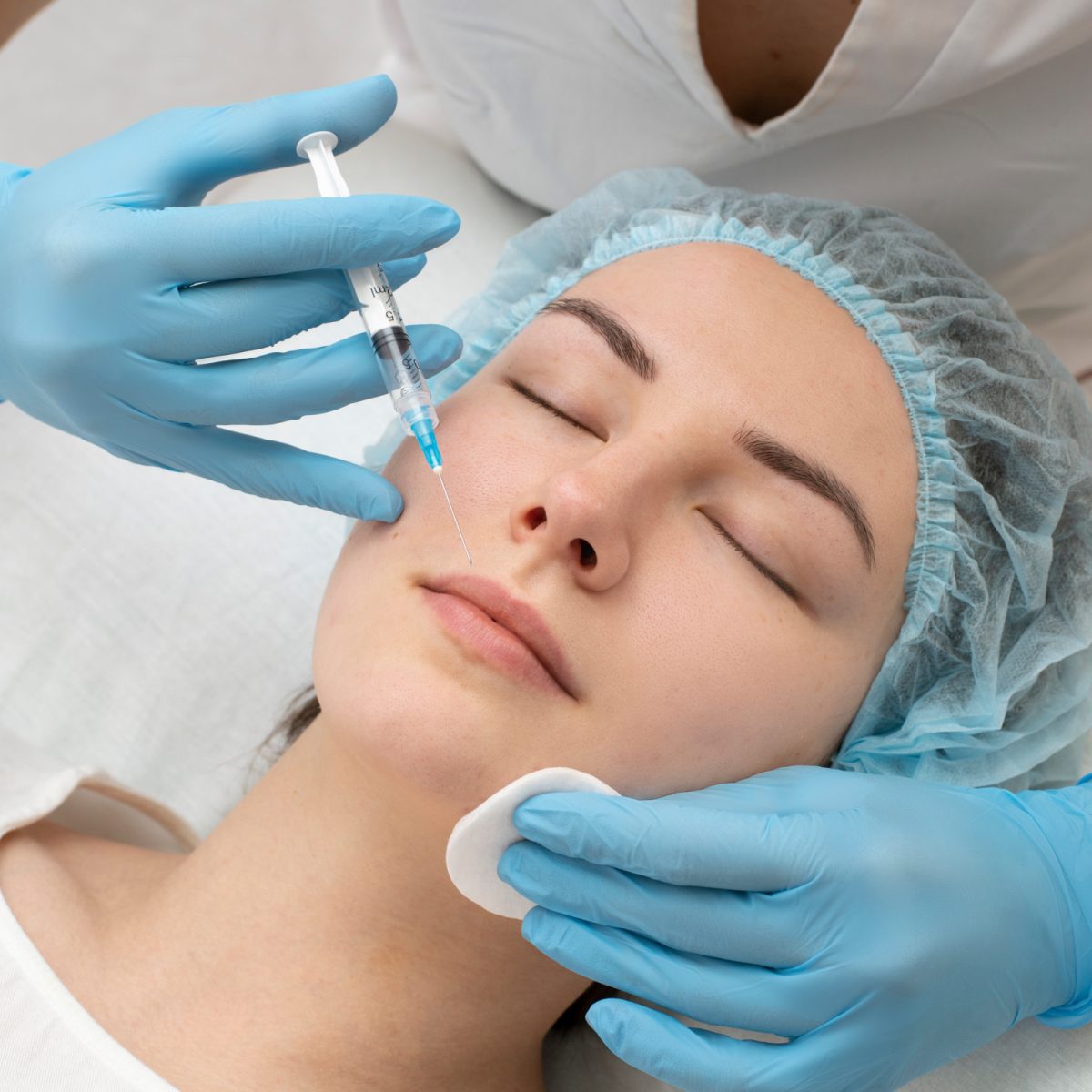 Estetică facială (Acid hialuronic &amp; volumetrie)